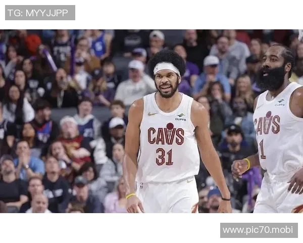 骑士惜败雄鹿:全场胶着,阿伦高分难救主,泰森低效失误成隐忧 骑士惜败雄鹿:全场胶着,阿伦高分难救主,泰森低效失误成隐忧